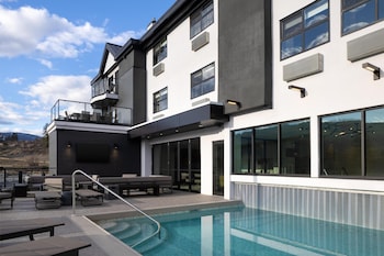 Doubletree By Hilton West Kelowna,Near Westbank Centre Park,4 star