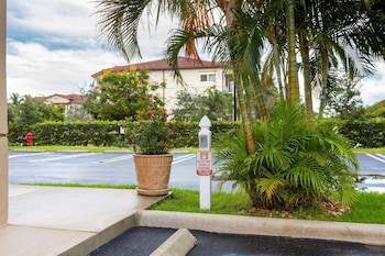 hawthorn extended stay by wyndham west palm beach
