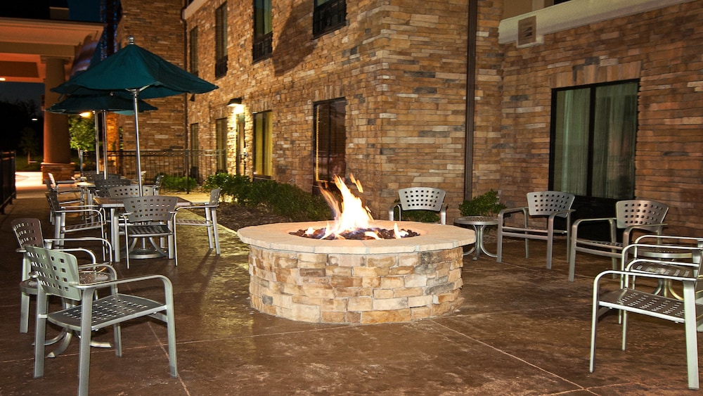 holiday inn express and suites wichita northeast by ihg