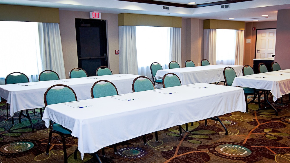 holiday inn express and suites wichita northeast by ihg