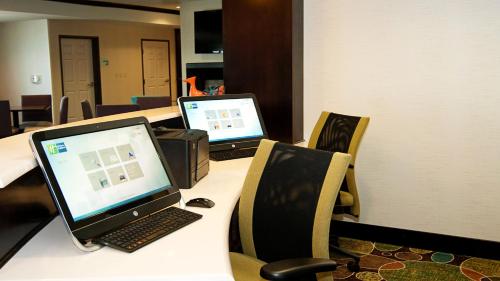 holiday inn express and suites wichita northeast by ihg