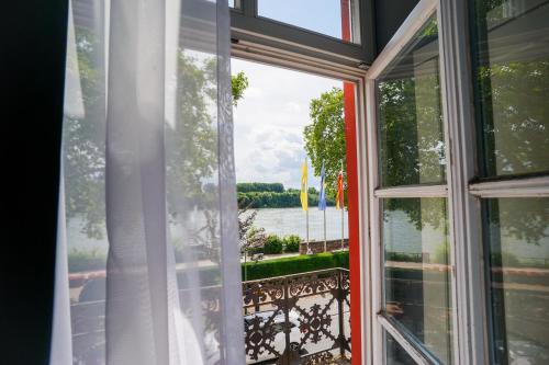 hotel am schloss biebrich