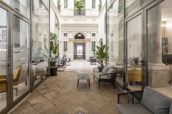 central gallery rooms