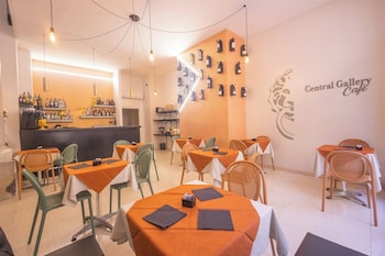 central gallery rooms