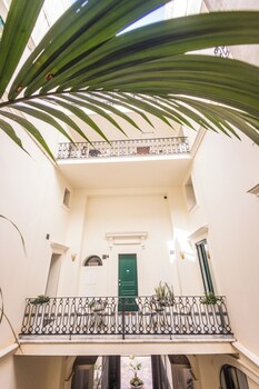 central gallery rooms