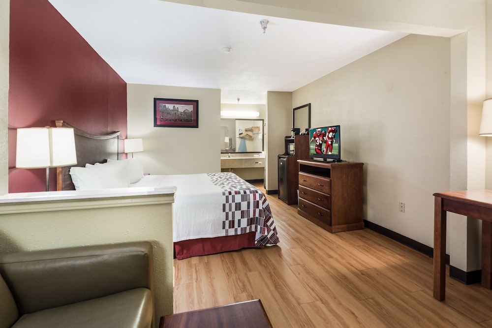 red roof inn conroe north willis