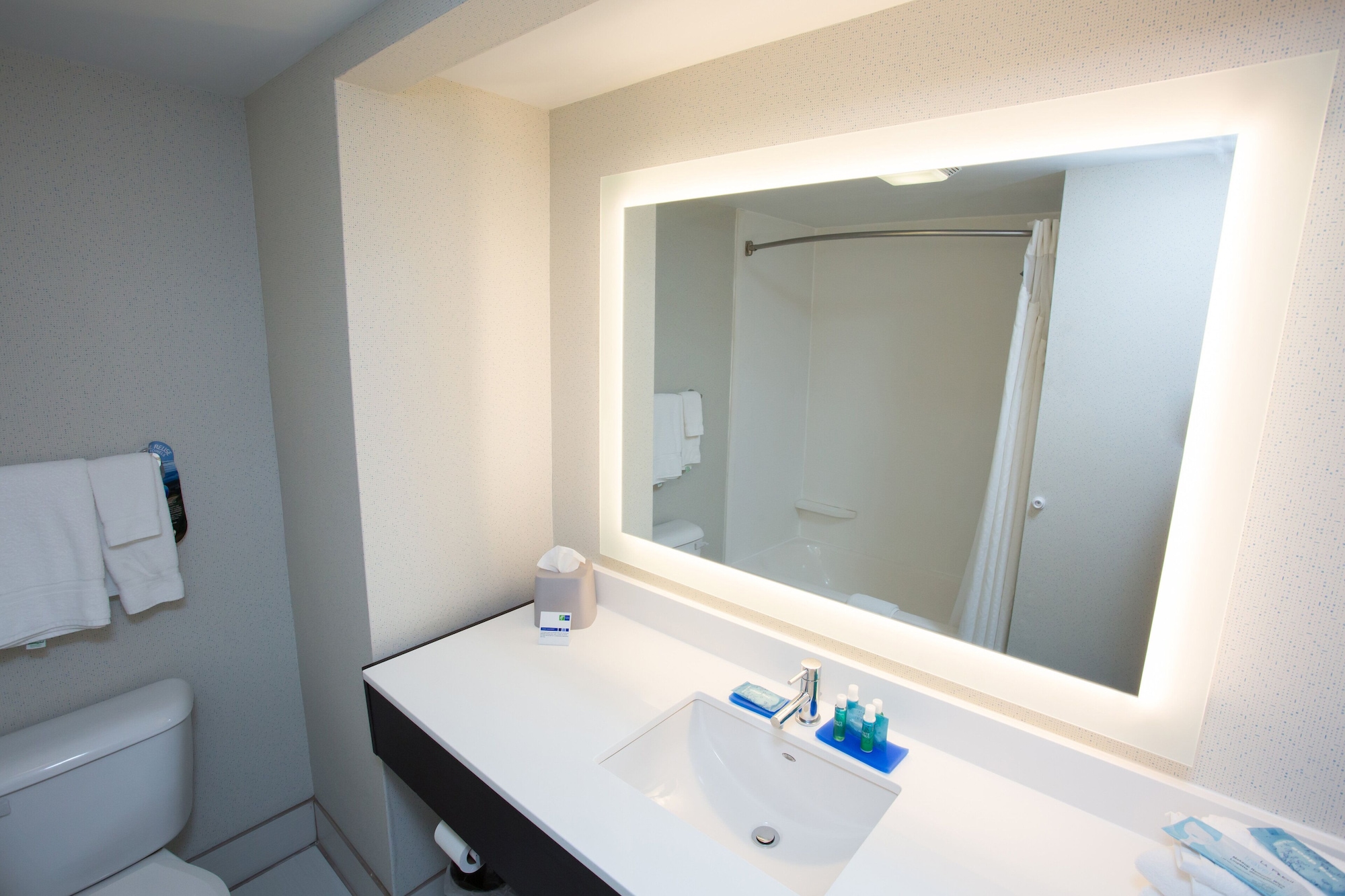 holiday inn express wilmington by ihg