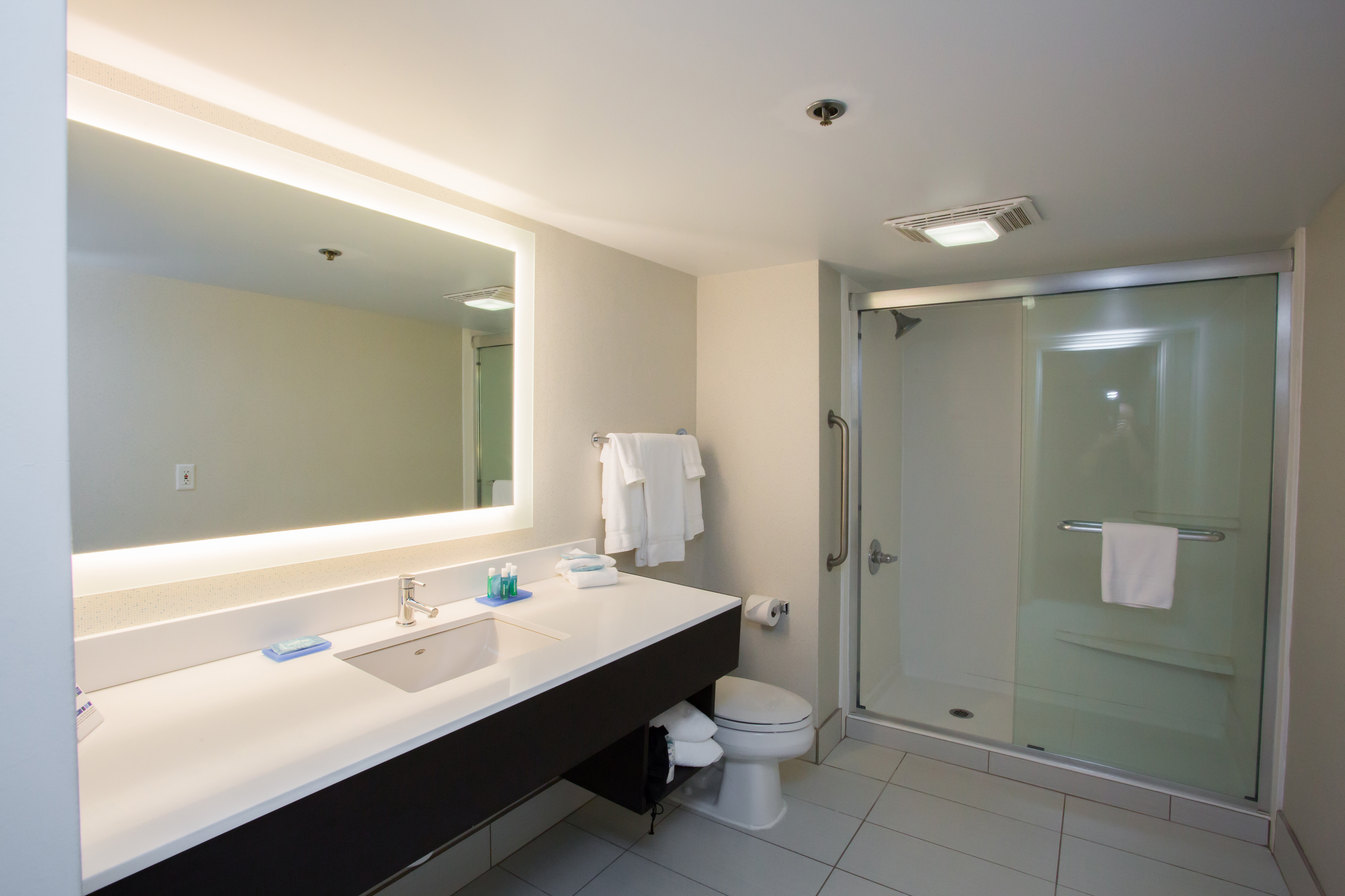 holiday inn express wilmington by ihg