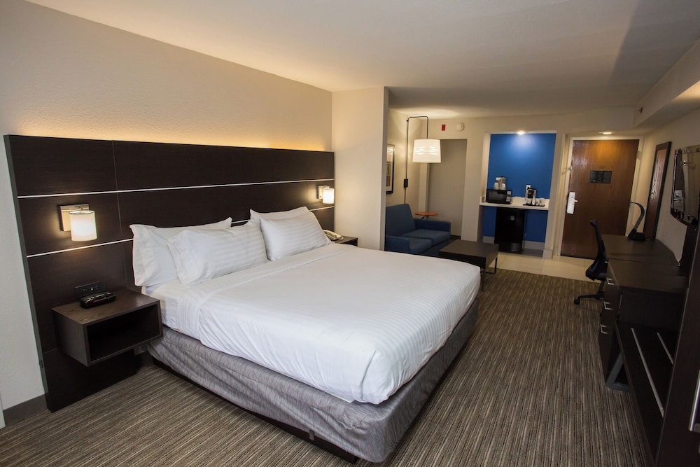 holiday inn express wilmington by ihg