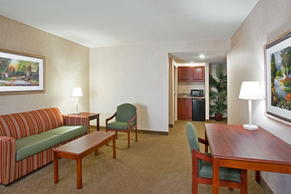 holiday inn express wilmington by ihg