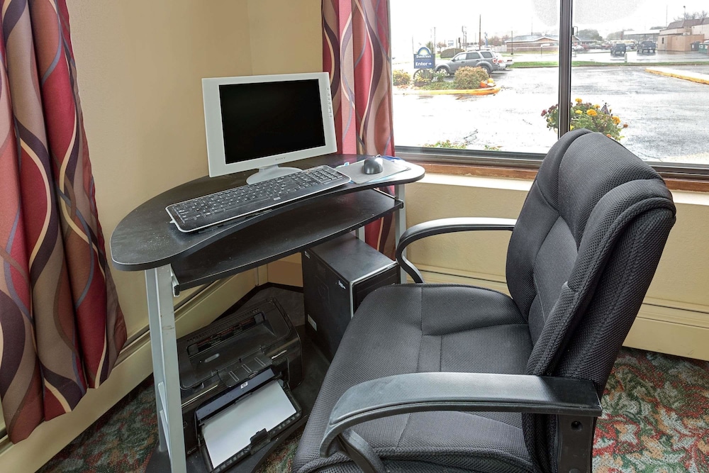 Days Inn By Wyndham Winona,Rushford>>Minnesota,2 star