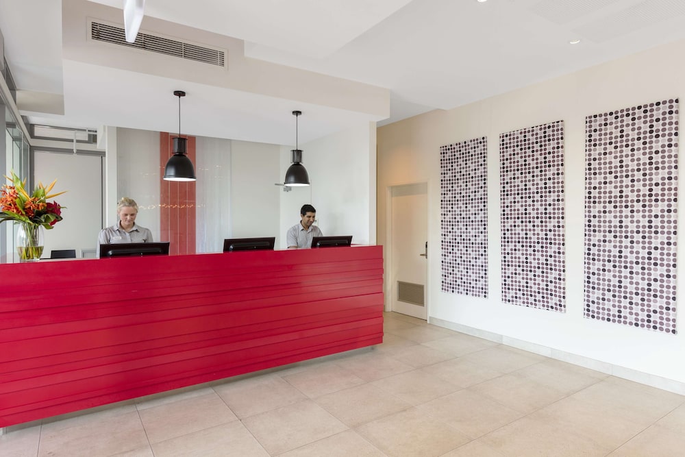 oaks darwin elan hotel