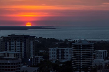 oaks darwin elan hotel
