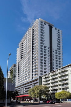 oaks darwin elan hotel