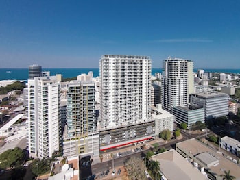 oaks darwin elan hotel