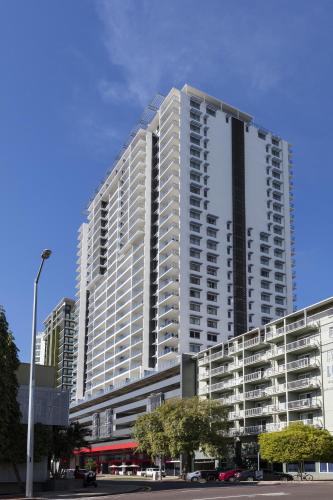 oaks darwin elan hotel