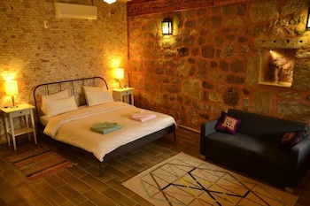 attalos suites hotel