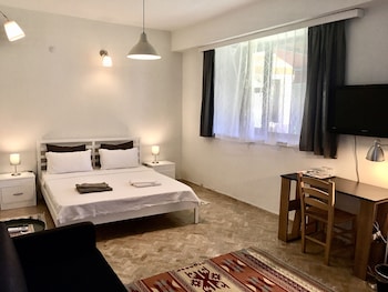 attalos suites hotel