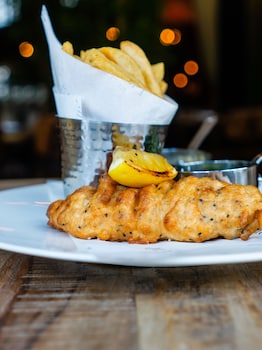 The Bridge,Cheshire>>Alderley Edge,4 star