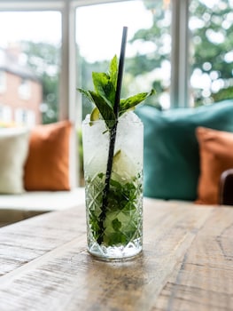 The Bridge,Cheshire>>Alderley Edge,4 star