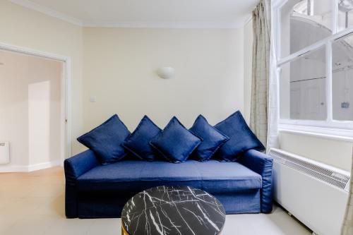 Comfy Apartments In Queensway,,3 star