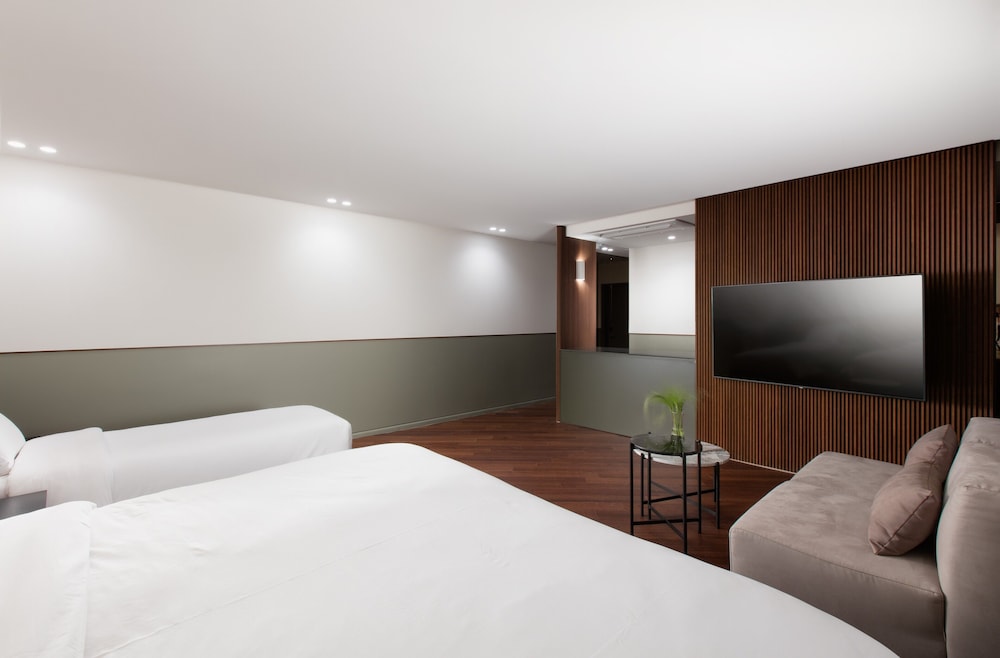 sr suites pangyo
