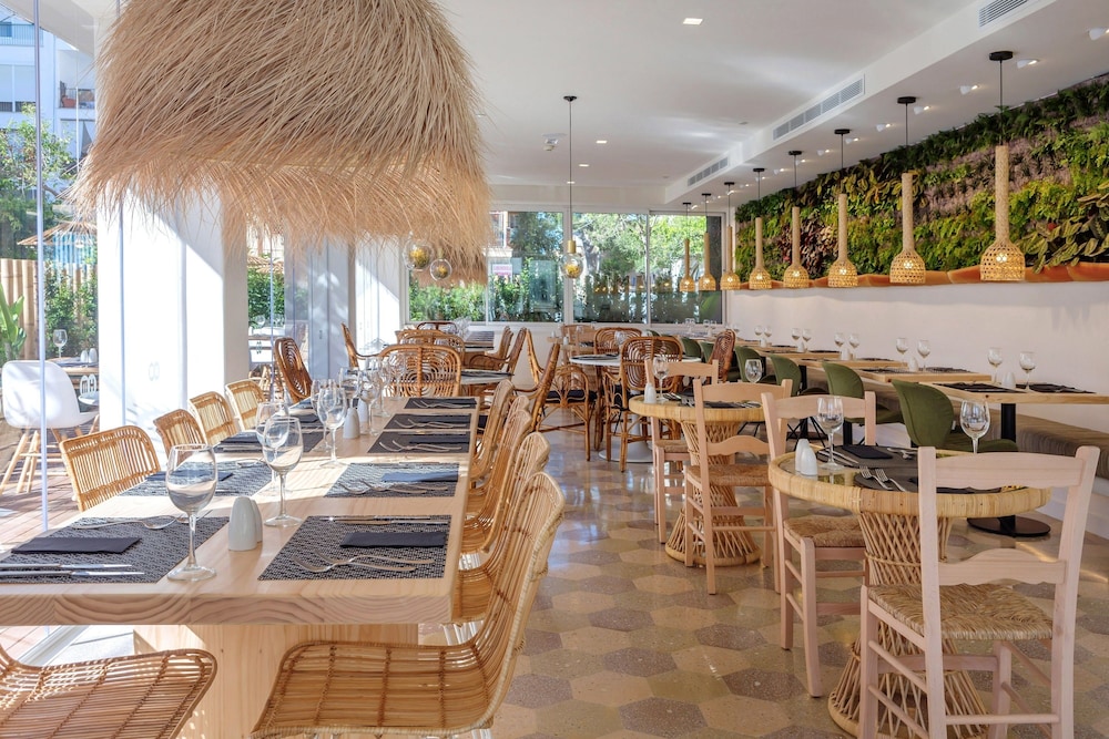 hotel hm alma beach adults only