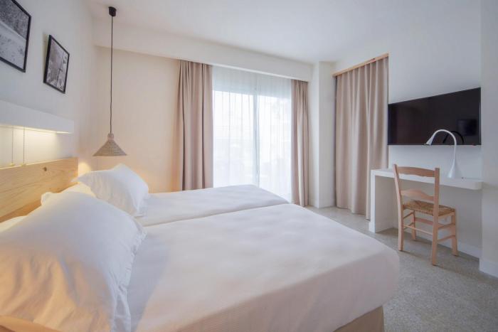 hotel hm alma beach adults only