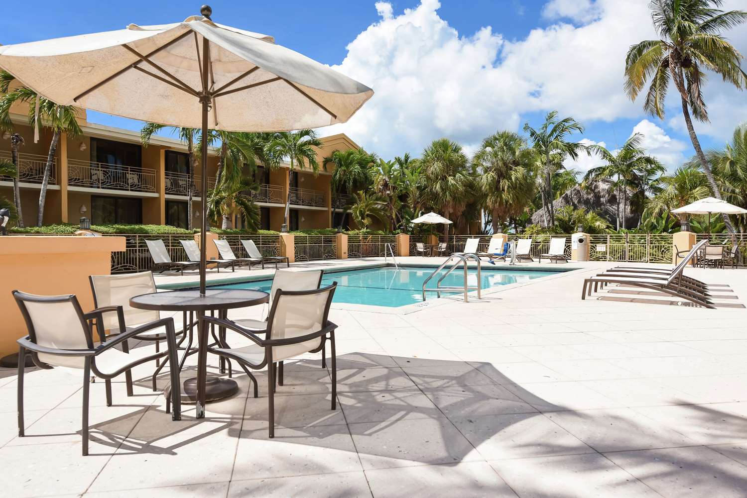 hampton inn key largo manatee bay