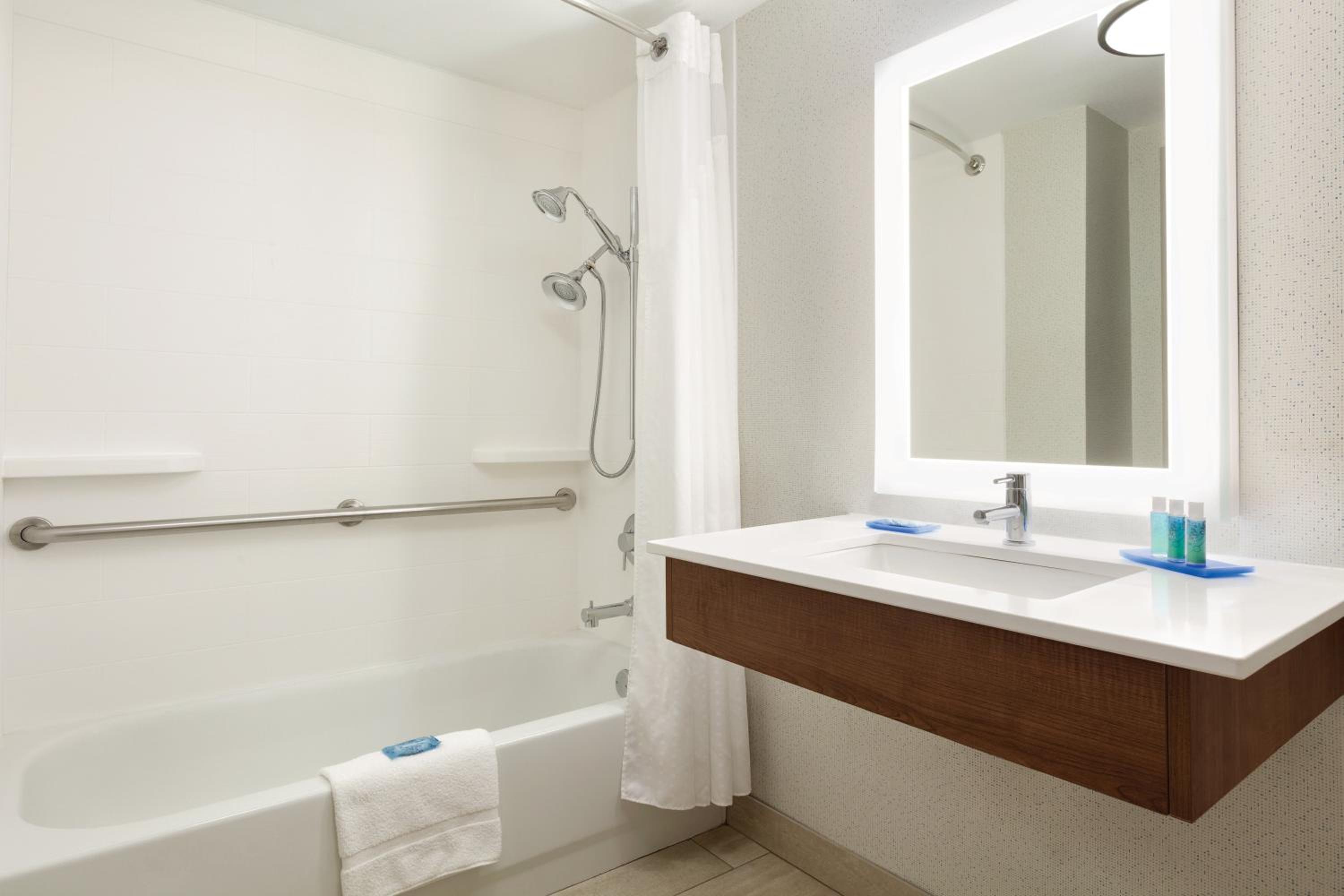 hampton inn key largo manatee bay