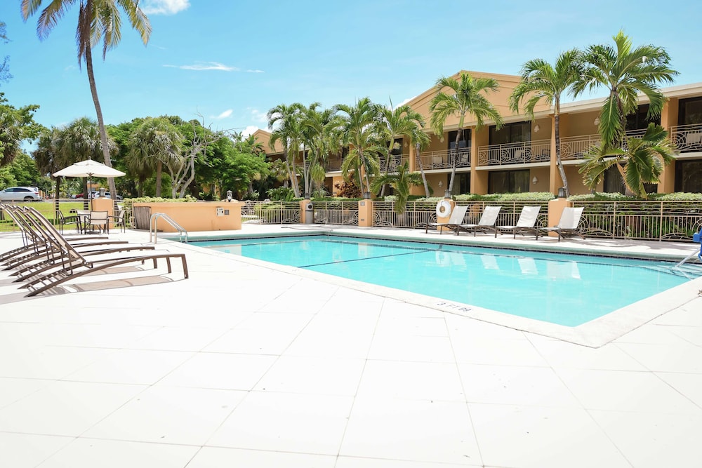 hampton inn key largo manatee bay