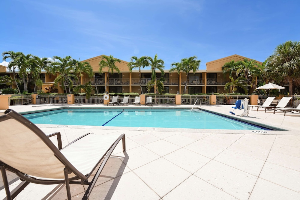 hampton inn key largo manatee bay