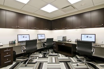 hampton inn and suites bellevue downtown seattle