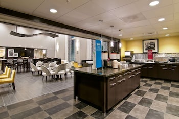 hampton inn and suites bellevue downtown seattle