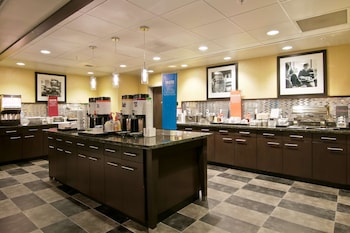 hampton inn and suites bellevue downtown seattle