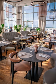 Ac Hotel Paris Le Bourget Airport By Marriott,Gonesse>>Dugny,4 star