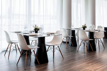Ac Hotel Paris Le Bourget Airport By Marriott,Gonesse>>Dugny,4 star