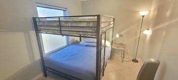 2 Levels Pool Near Beach 2 Patios 2 Bedroom Apts,104 East Parade Drive,3 star