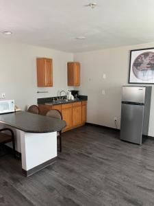 High Falls Inn And Suites,Near High Falls State Park,2 star