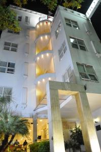 parra hotel and suites
