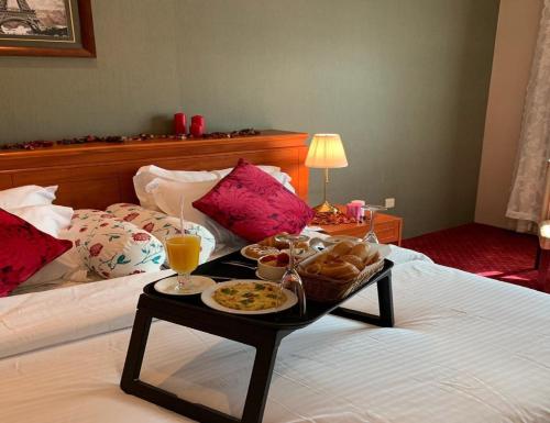 barakat burhan hotel