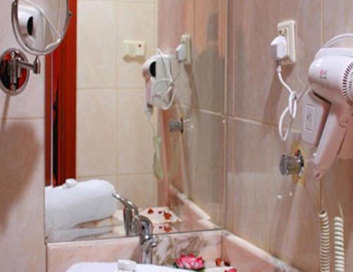 barakat burhan hotel