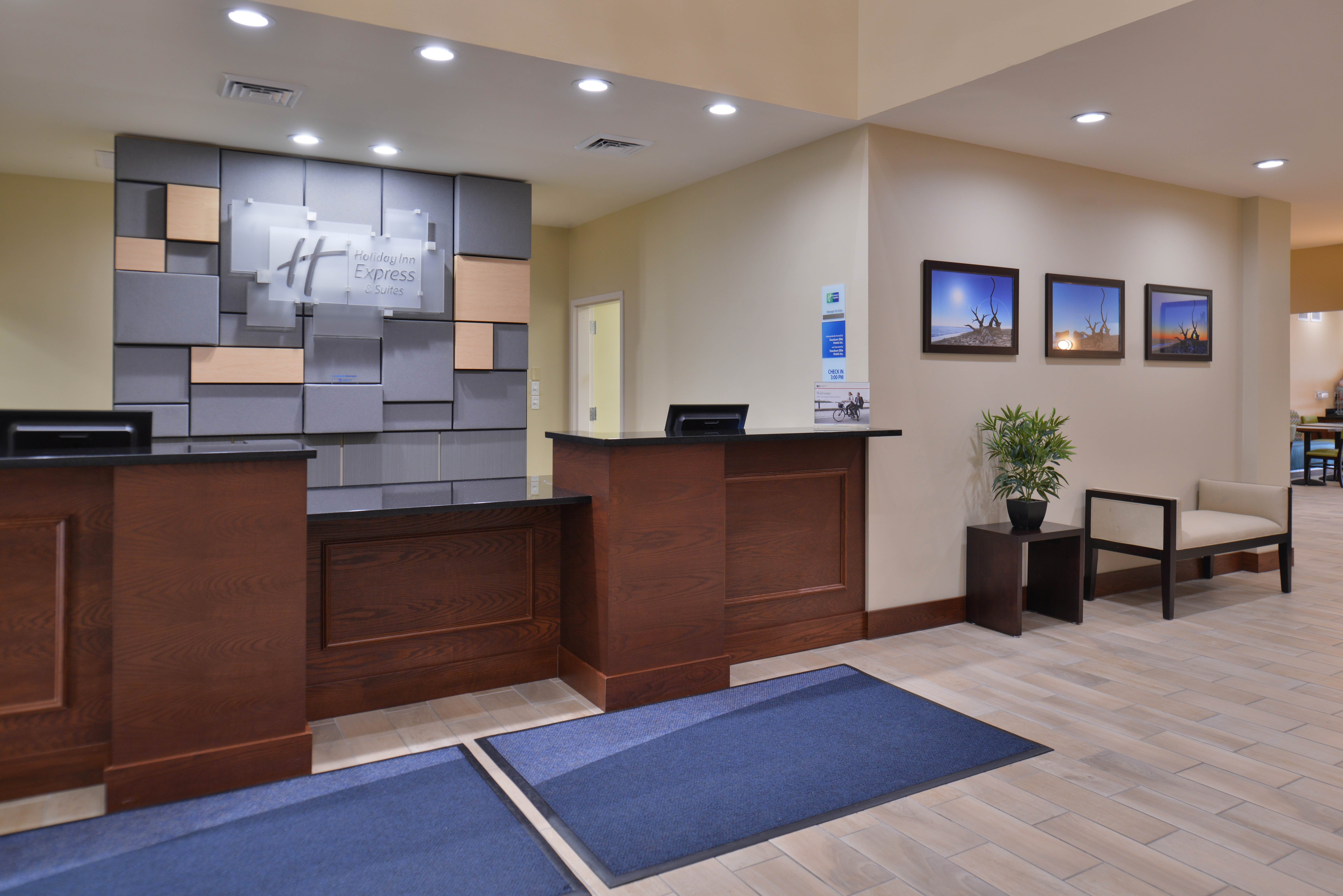 holiday inn express and suites dearborn sw detroit