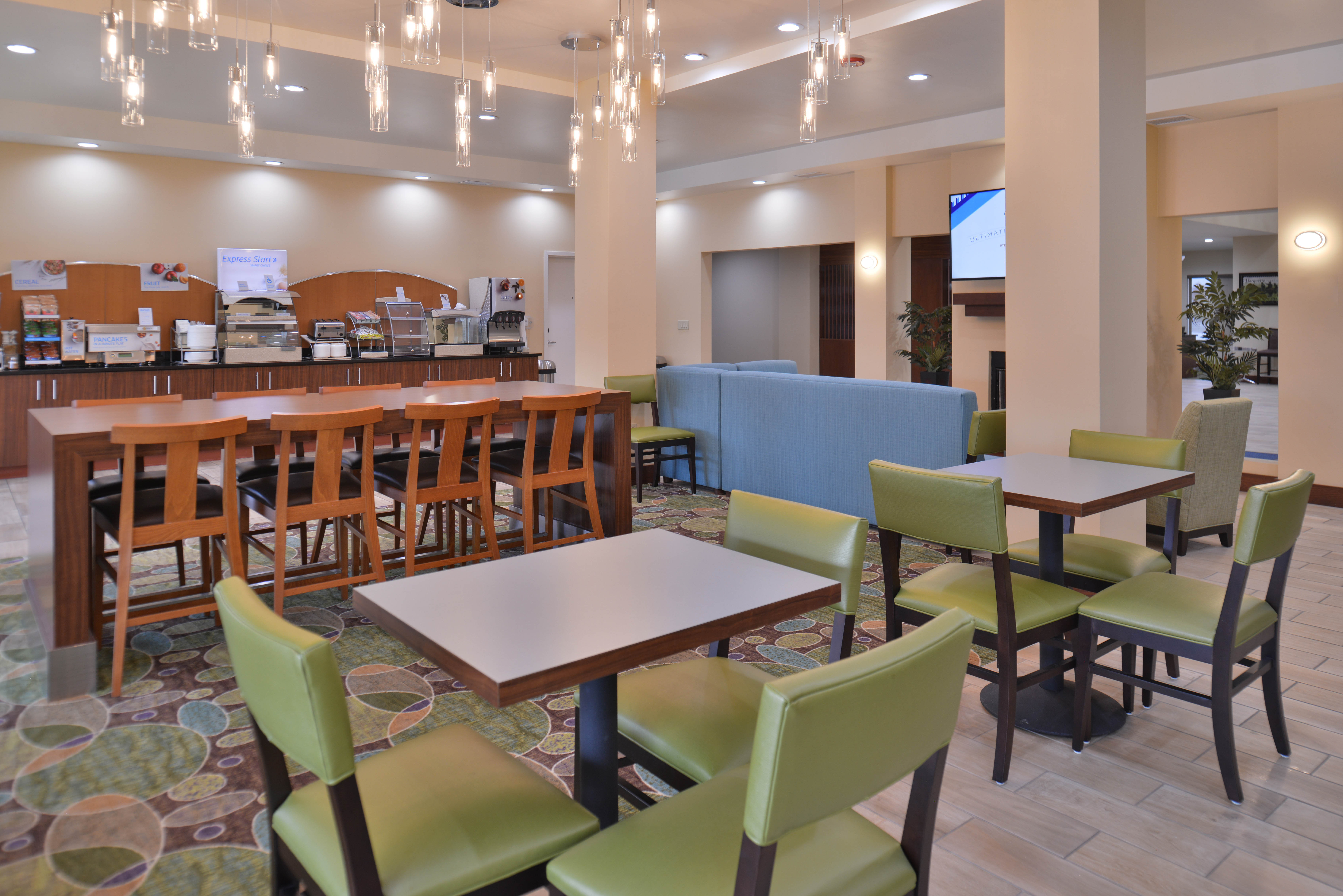 holiday inn express and suites dearborn sw detroit