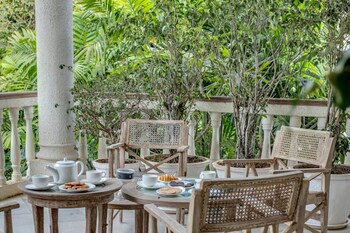 4bhk villa in siolim pool lush forest view