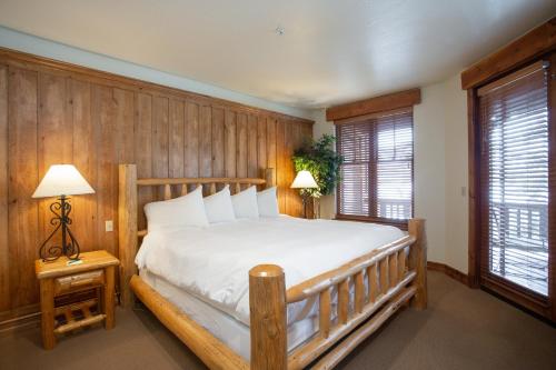 The Lodges At Deer Valley 1 Bedroom Condo,2900 Deer Valley Drive East,4 star
