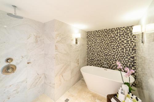 real intercontinental san pedro sula at multiplaza mall by ihg