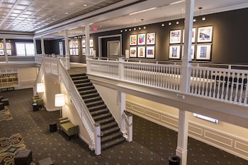 cedar points hotel breakers