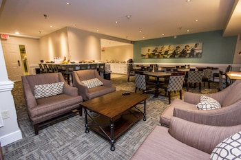 cedar points hotel breakers