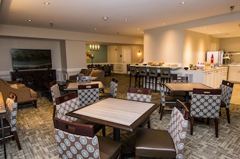 cedar points hotel breakers